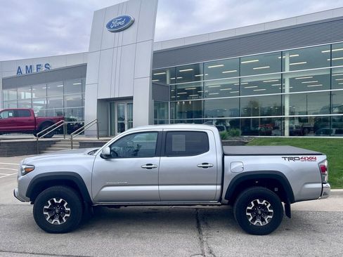Used 2023 Toyota Tacoma TRD Off-Road AWD/4WD image 3