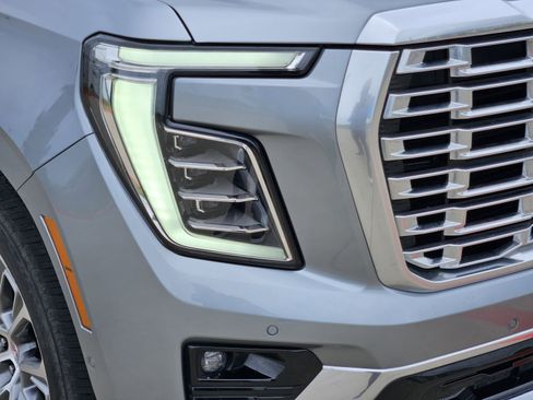 Used 2025 GMC Yukon Denali AWD/4WD image 10