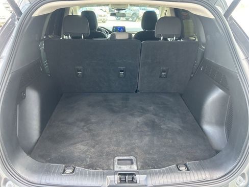 Used 2021 Ford Escape SE w/ SE Sport Appearance Package image 16