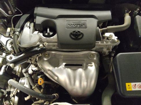 Used 2017 Toyota Camry LE w/ Moonroof Package image 30