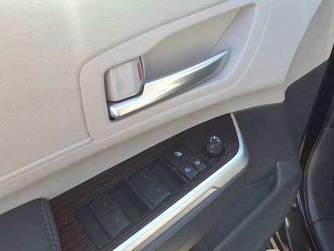 Used 2024 Toyota Sienna XLE image 22