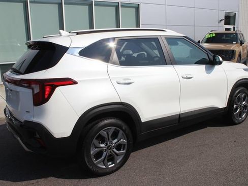 Used 2024 Kia Seltos S AWD/4WD image 30