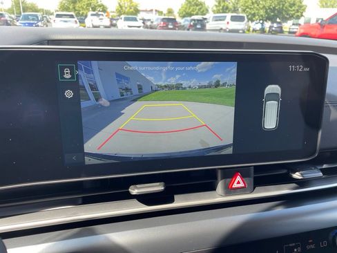 New 2027 Kia Carnival FWD image 21