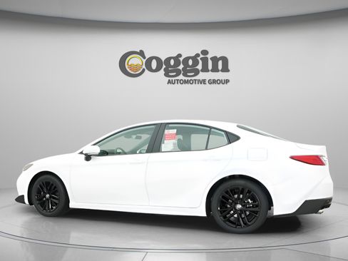 New 2026 Toyota Camry SE image 8