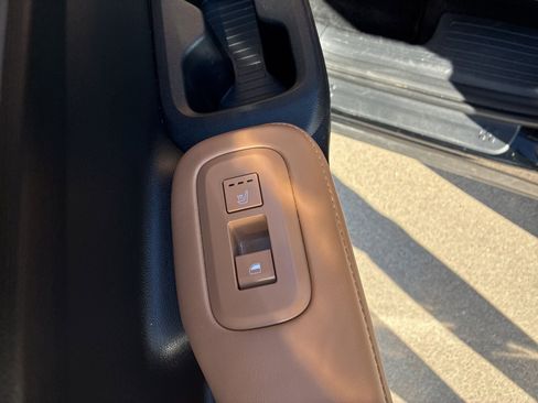 Used 2024 Hyundai Santa Fe Limited image 17