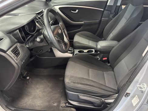 Used 2016 Hyundai Elantra GT FWD image 9