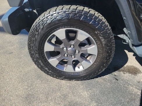 Used 2018 Jeep Wrangler Unlimited Sahara image 13