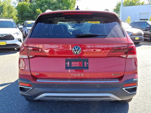 Used 2022 Volkswagen Taos SE image 5