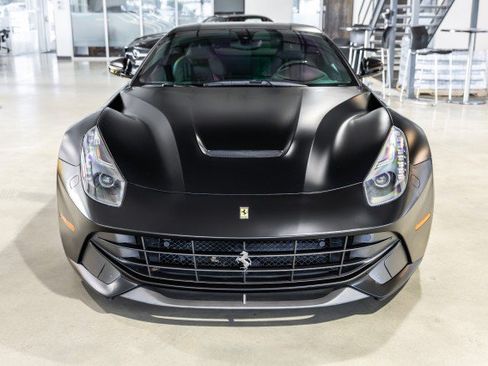 Used 2014 Ferrari F12 Berlinetta RWD image 9