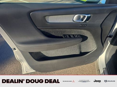 Used 2025 Volvo XC40 B5 Core image 11