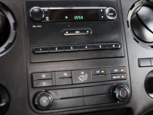 Used 2016 Ford F550 2WD Regular Cab Super Duty image 26