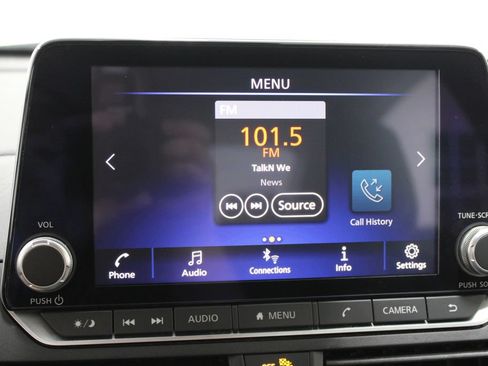 Used 2024 Nissan Altima 2.5 SV FWD image 44