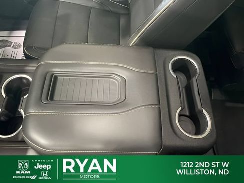 Used 2021 GMC Yukon SLT w/ SLT Luxury Plus Package AWD/4WD image 26