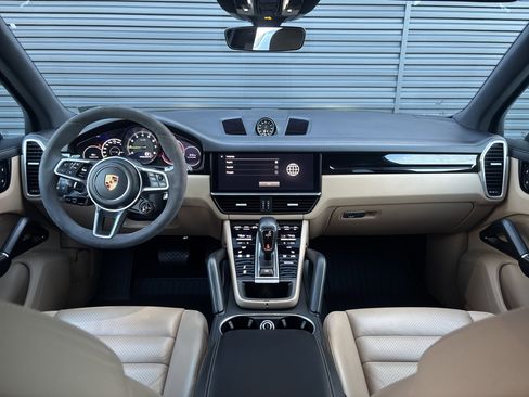 Certified 2022 Porsche Cayenne E-Hybrid image 18