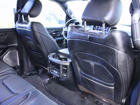 Used 2019 RAM 1500 Limited image 10