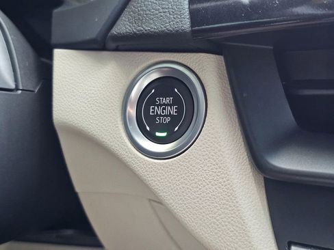 Certified 2025 Cadillac CT4 Luxury AWD/4WD image 33