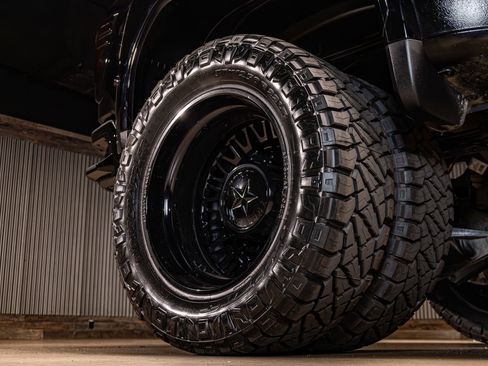 Used 2024 GMC Sierra 3500 Denali w/ Denali Reserve Package image 15