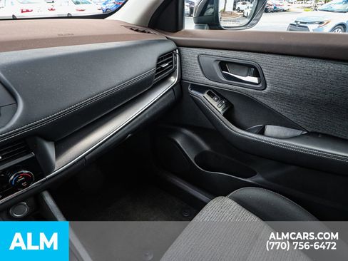 Used 2023 Nissan Rogue SV image 47