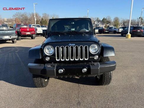 Used 2016 Jeep Wrangler Unlimited Sahara w/ Max Tow Package image 16