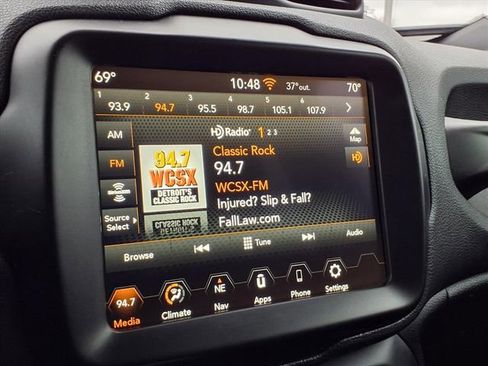 Used 2023 Jeep Renegade Latitude image 11