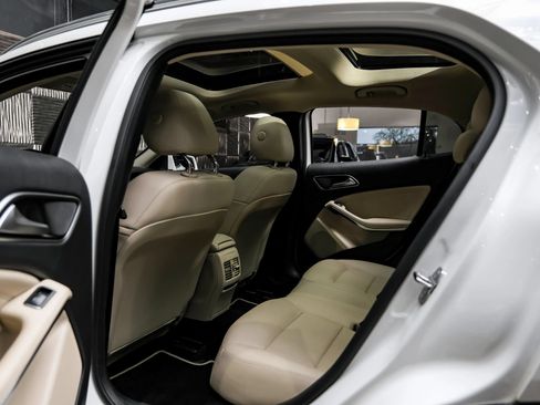 Used 2019 Mercedes-Benz GLA 250 image 34