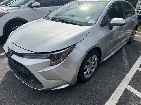 Used 2020 Toyota Corolla LE w/ Carpet Mat Package (TMS) FWD image 5