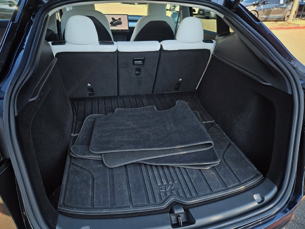 Used 2024 Tesla Model Y Long Range RWD image 24