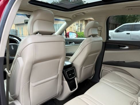 Used 2019 Lincoln Nautilus Select FWD image 19