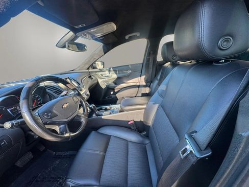 Used 2018 Chevrolet Impala LT FWD image 11