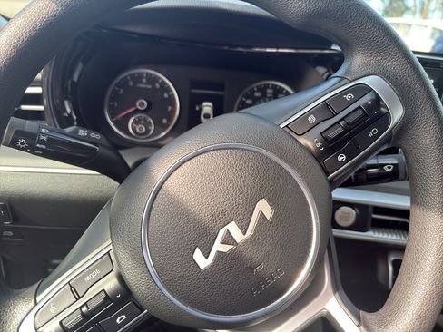 Used 2023 Kia K5 LXS image 11