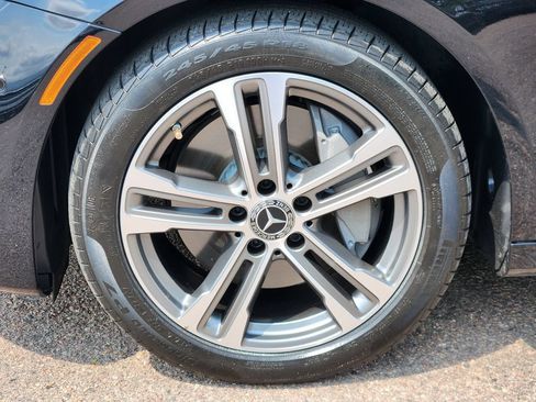 Used 2023 Mercedes-Benz E 350 4MATIC Sedan image 10