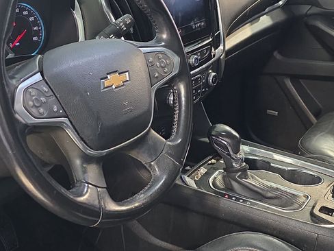 Used 2021 Chevrolet Traverse LT w/ LT Premium Package AWD/4WD image 14