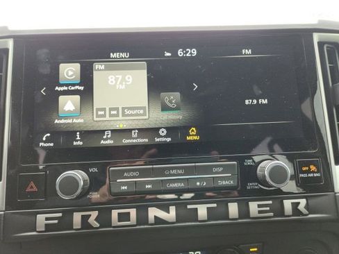 Used 2025 Nissan Frontier SV w/ SV Convenience Package image 29