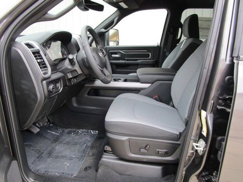 New 2024 RAM 2500 Big Horn w/ Towing Technology Group image 10