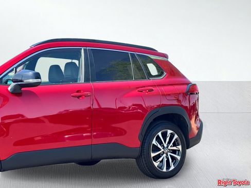 Certified 2025 Toyota Corolla Cross XLE AWD/4WD image 9