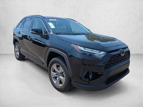 Used 2025 Toyota RAV4 XLE AWD/4WD image 3