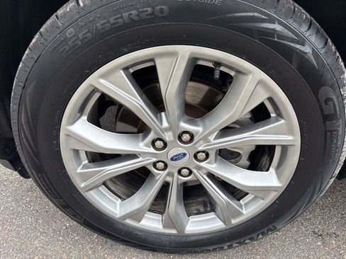 Certified 2023 Ford Explorer XLT w/ Equipment Group 202A AWD/4WD image 10