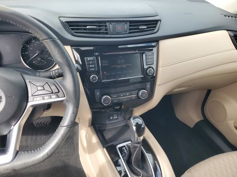 Certified 2019 Nissan Rogue SV image 22