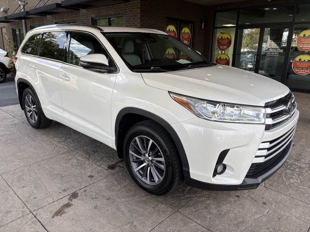 Used 2017 Toyota Highlander XLE AWD/4WD image 4