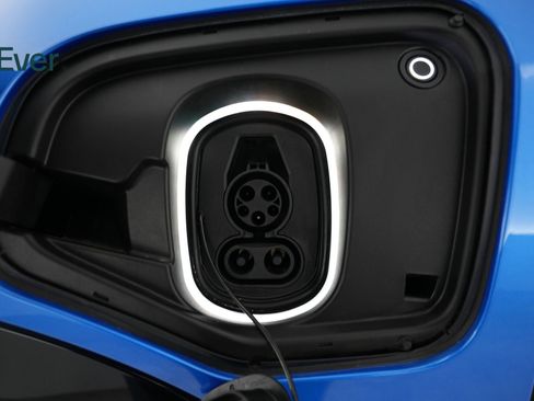 Used 2025 Cadillac Optiq Luxury 1 image 10