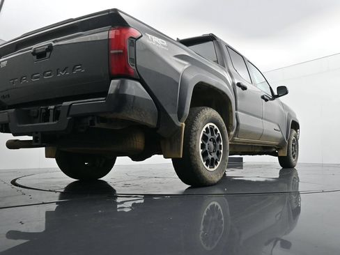 Used 2024 Toyota Tacoma TRD Off-Road AWD/4WD image 30