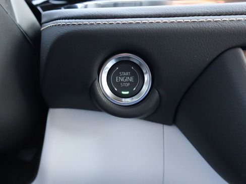 New 2025 Chevrolet Suburban Premier image 14