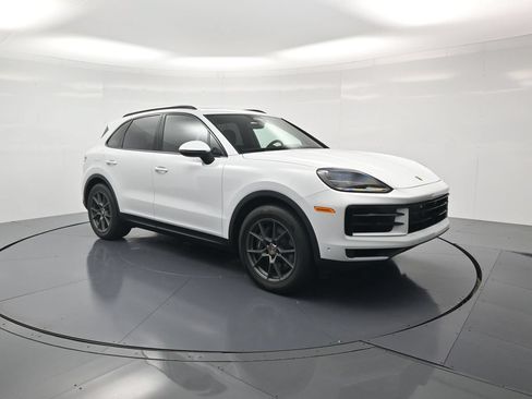 Used 2026 Porsche Cayenne AWD/4WD image 42