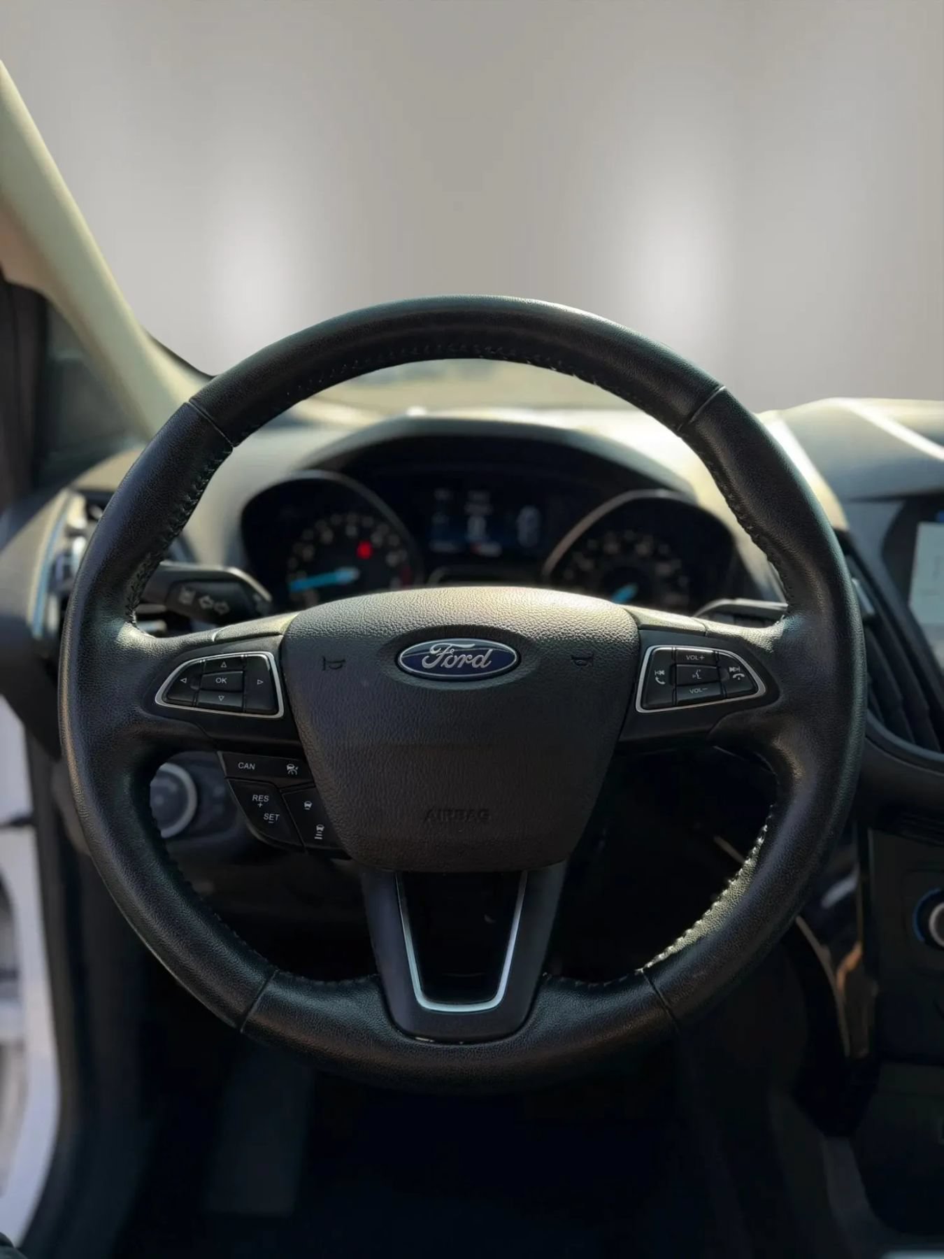 Used 2019 Ford Escape Titanium AWD/4WD image 17