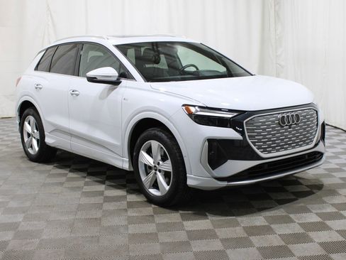 Used 2024 Audi Q4 e-tron Premium Plus image 1
