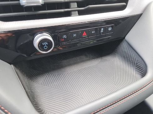 Used 2026 Ford Explorer Active AWD/4WD image 27