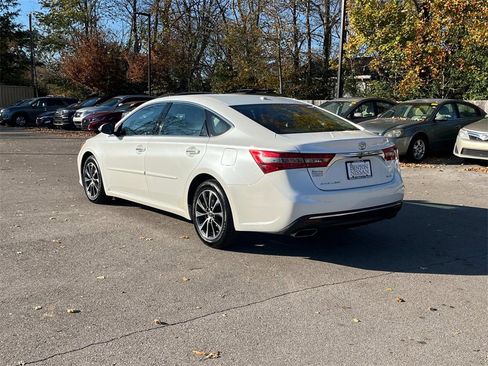Used 2016 Toyota Avalon image 6