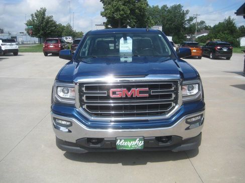 Used 2018 GMC Sierra 1500 SLE w/ SLE Value Package AWD/4WD image 3