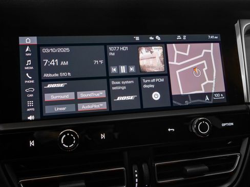 Used 2025 Porsche Macan image 32