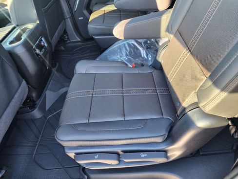 New 2026 Chevrolet Suburban High Country image 14